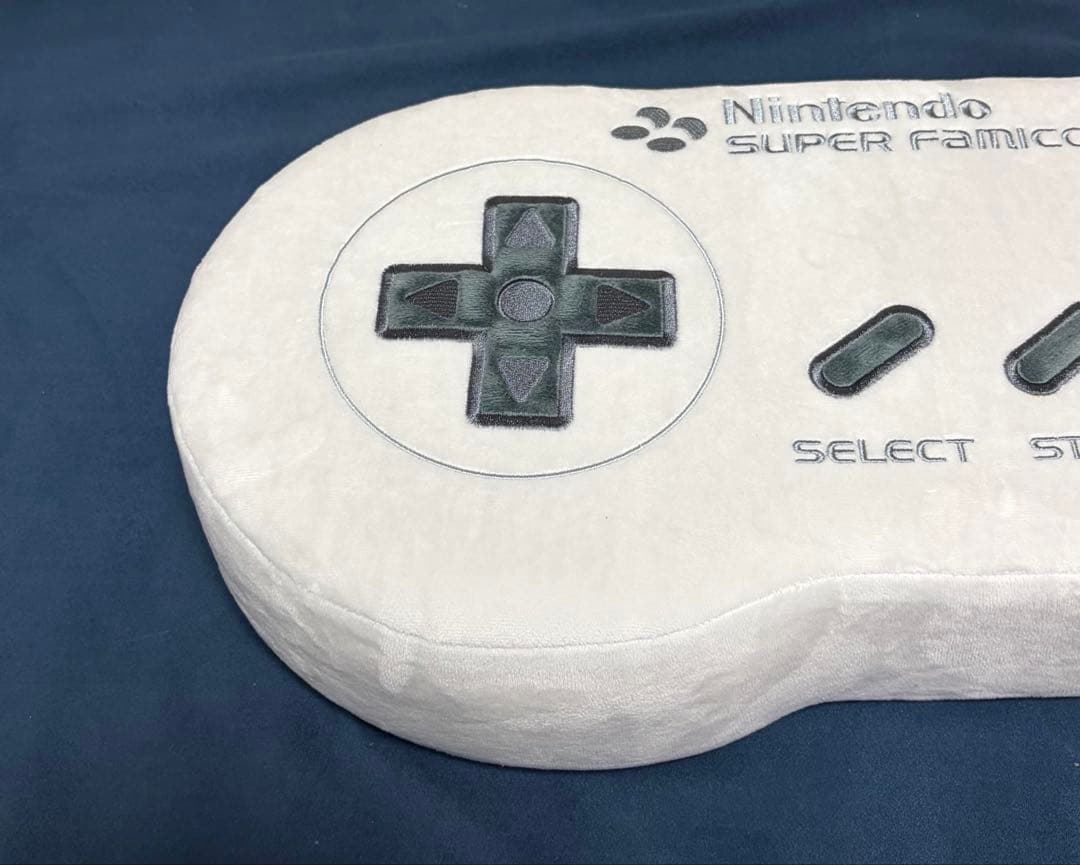 ニンテンドーミュージアム限定スーパーファミコン コントローラー クッション