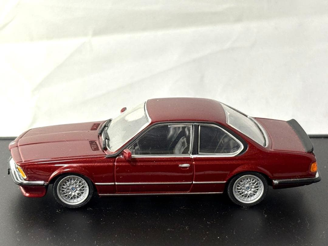 ディーラー特注  635 CSiダイキャストミニカー1/43 バーガンディ