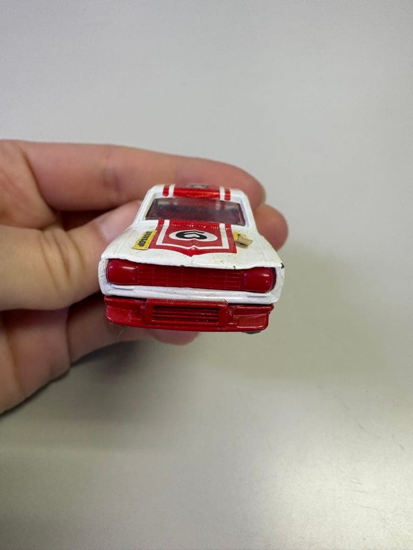 トミカ スカイライン HT 2000 GT-R L レーシング 1/64 21