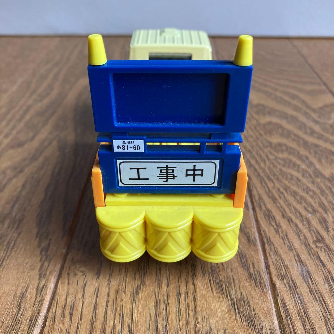 値下げ！ダイアペット いすゞトラック　工事車両　標識など備品付き
