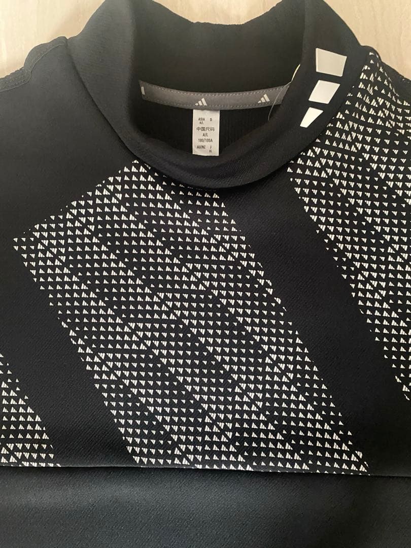ゴルフウェア★お値下げ　adidasメンズ　モックネック★新品・未使用　タグ付き