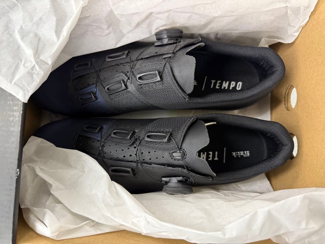 【新品】fi'zi:k Tempo Overcurve R4 EUR 42