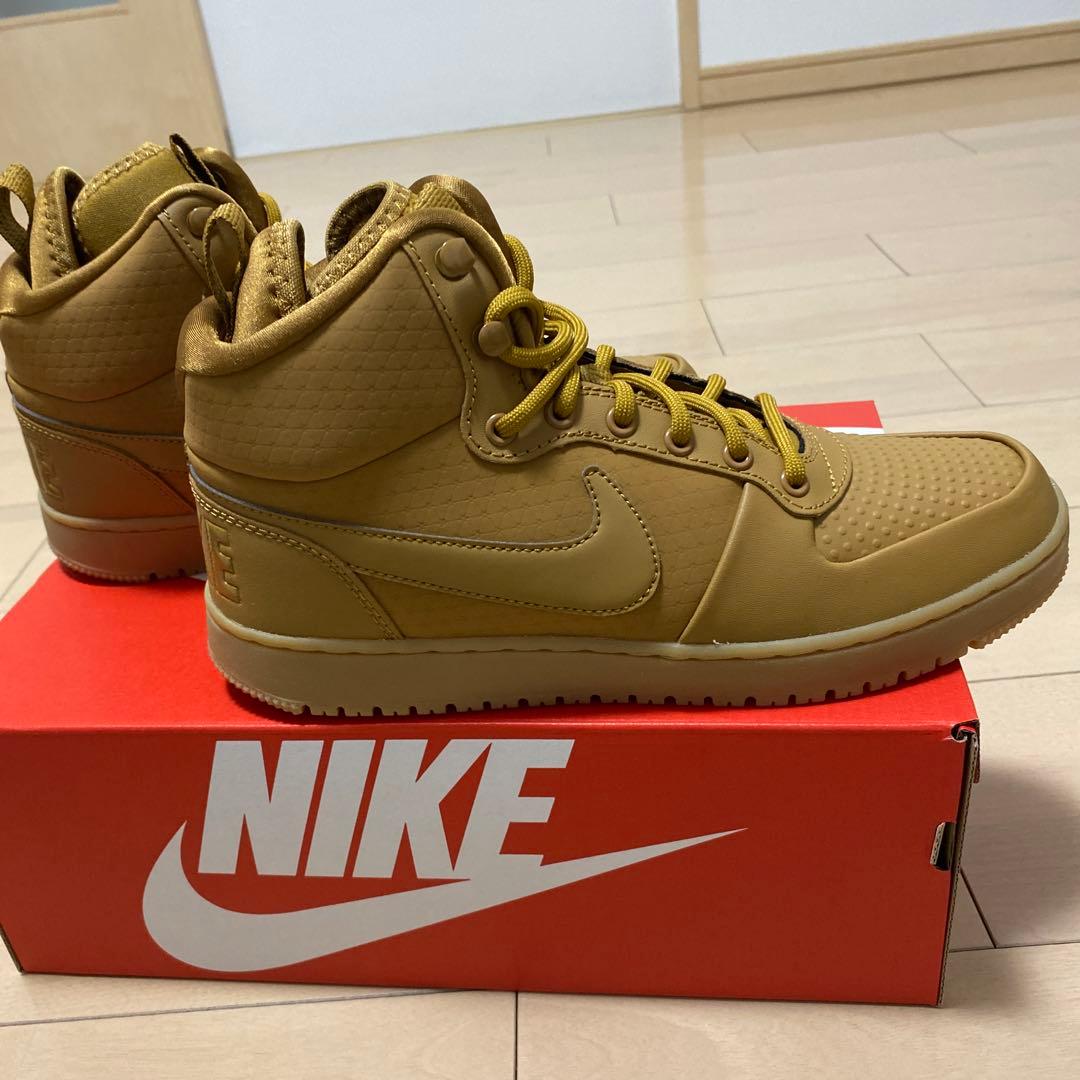 【新品未使用】タグ付きNike ハイカットシューズ ベージュ