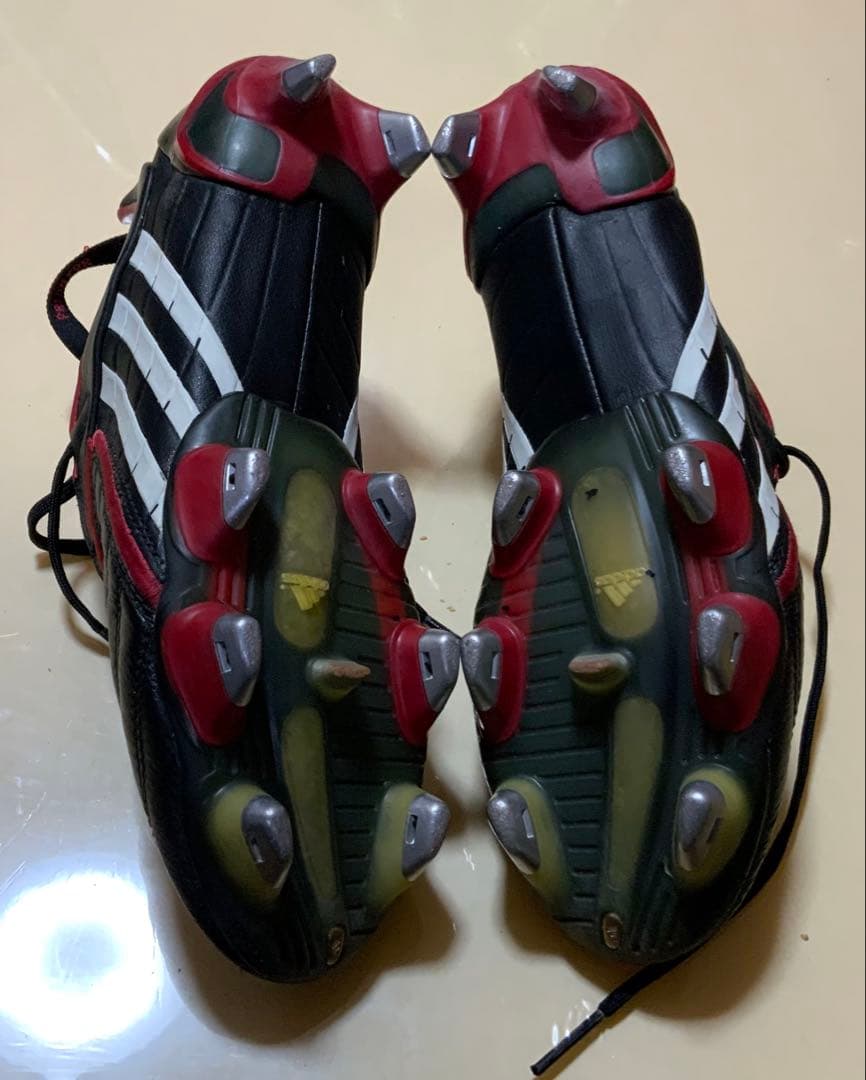 adidas プレデターパワースワーブ