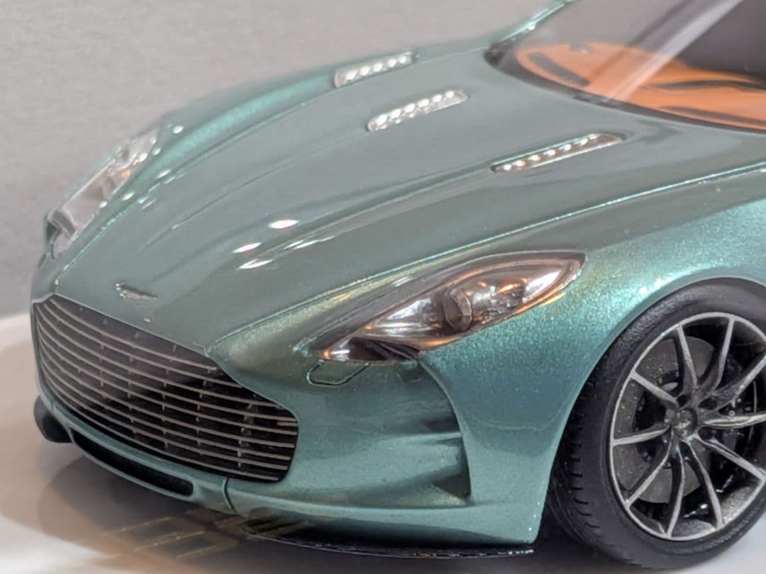 フィガートモデル 1/43 アストンマーティン ONE-77