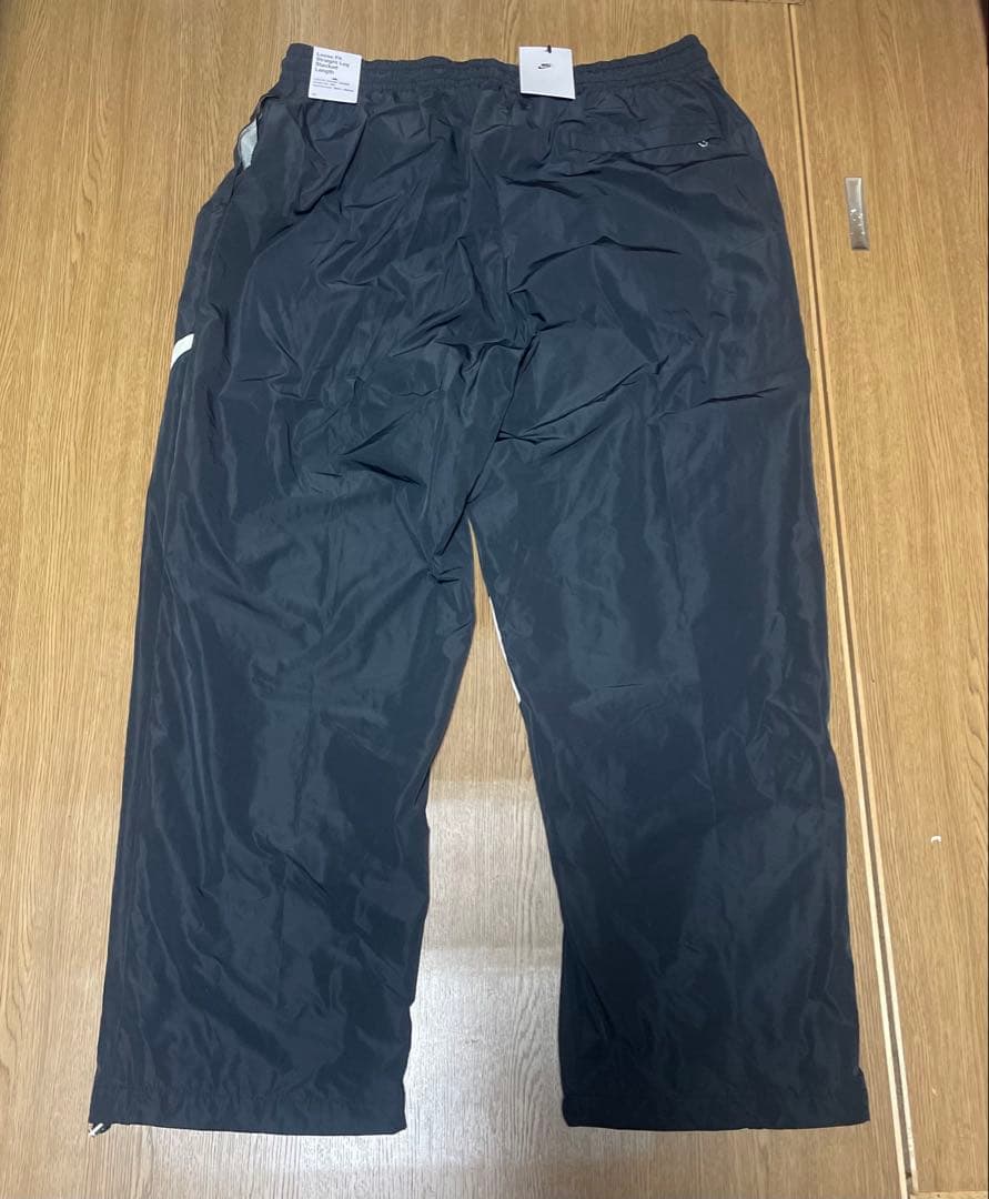 新品未使用　NIKE ビッグスウッシュ ウーブンパンツXLサイズ
