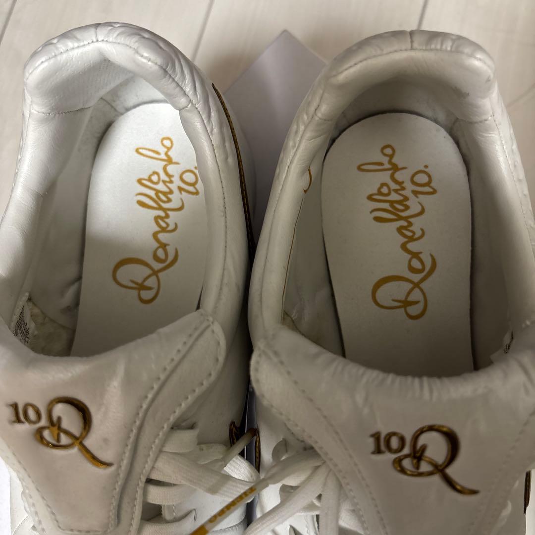 シューズ Ronaldinho x Nike Tiempo Legend of Gold