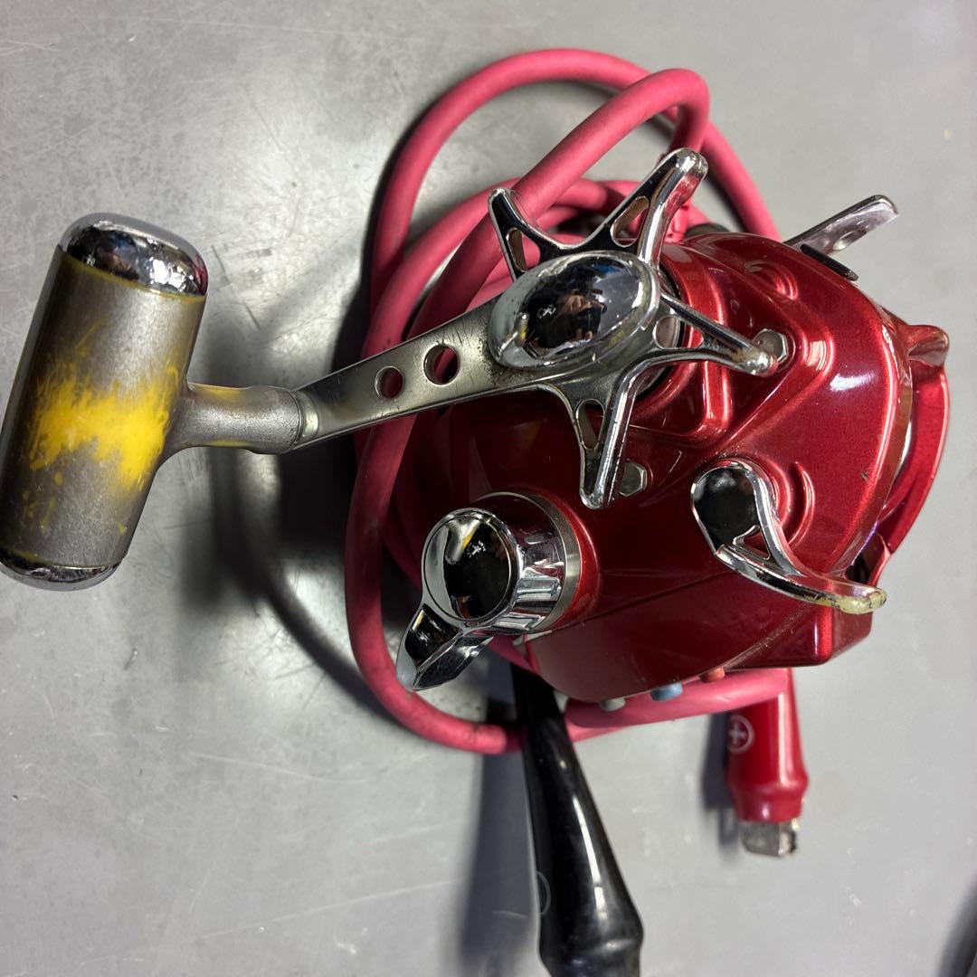 ダイワ　Daiwa 電動リール レッド