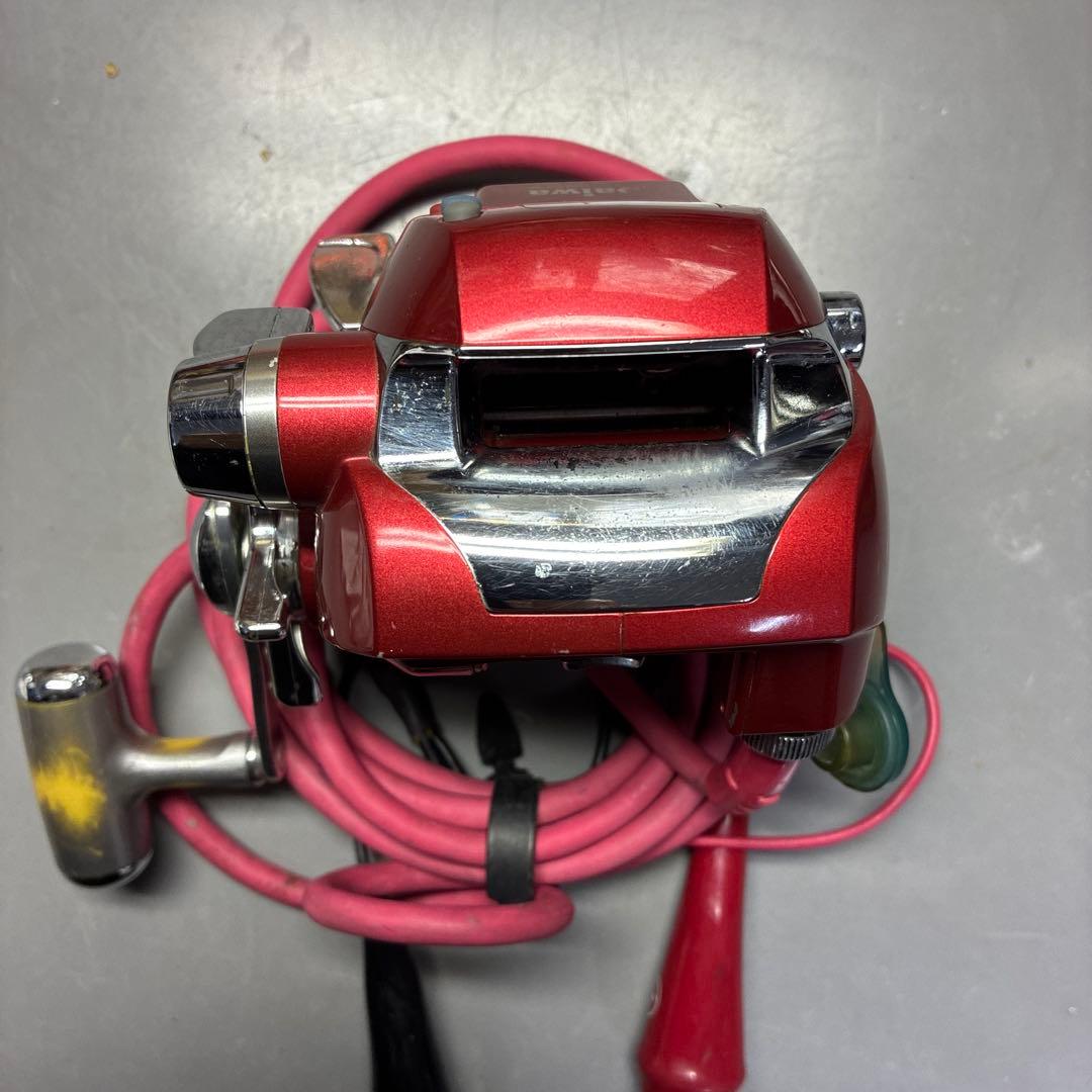 ダイワ　Daiwa 電動リール レッド
