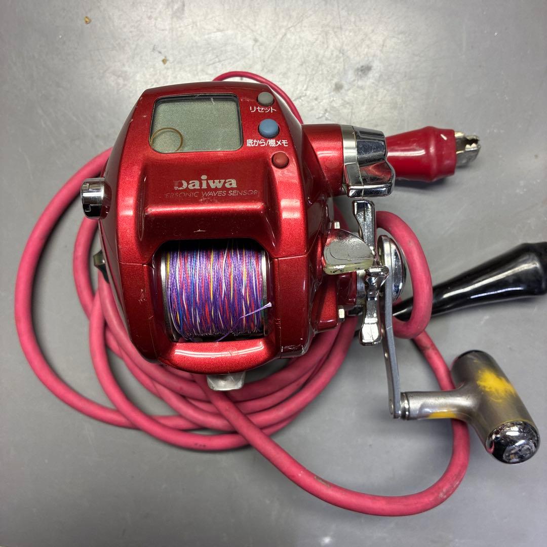ダイワ　Daiwa 電動リール レッド