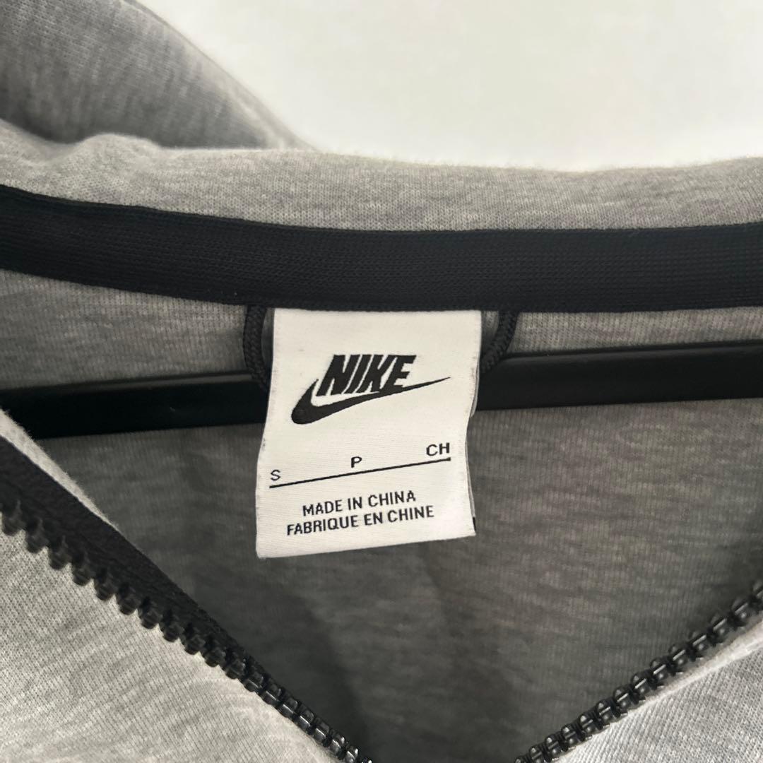 NIKE テックフリース 廃盤