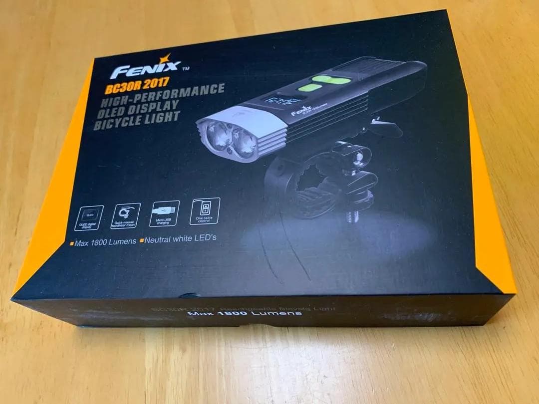 新品　自転車ライト　FENIX LEDバイクライト BC30R 2017