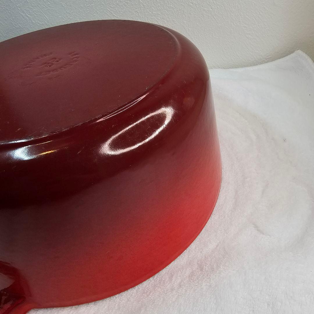 Le creuset ル・クルーゼ ココット・ロンド 22cm レッド