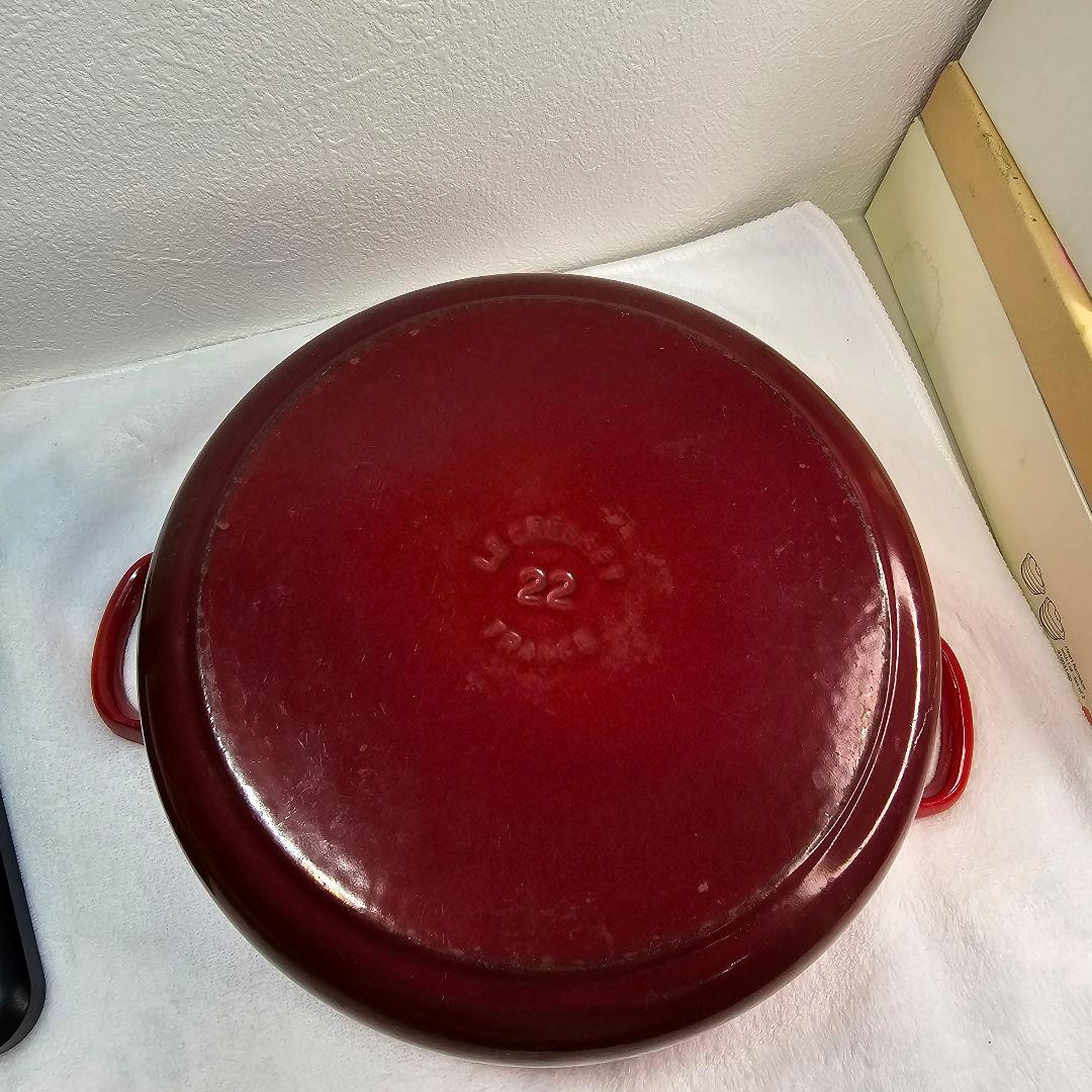 Le creuset ル・クルーゼ ココット・ロンド 22cm レッド