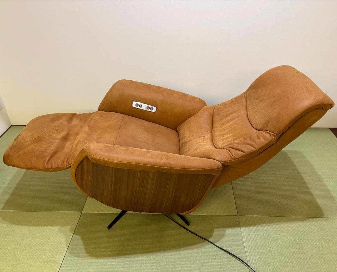 関家具 電動パーソナルチェア　リクライニング　オットマン一体型