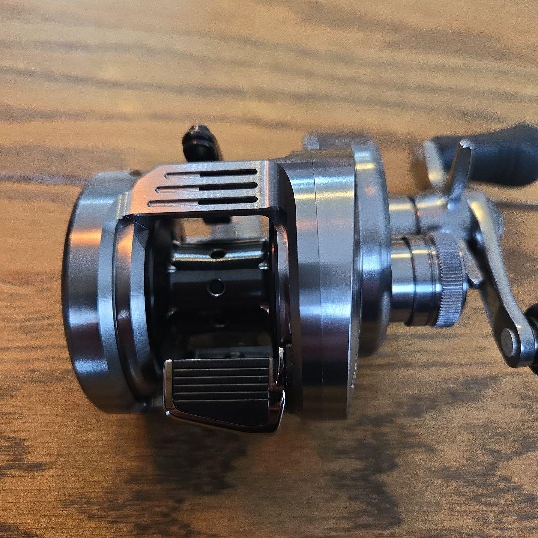 リール SHIMANO CALCUTTA CONQUEST DC200