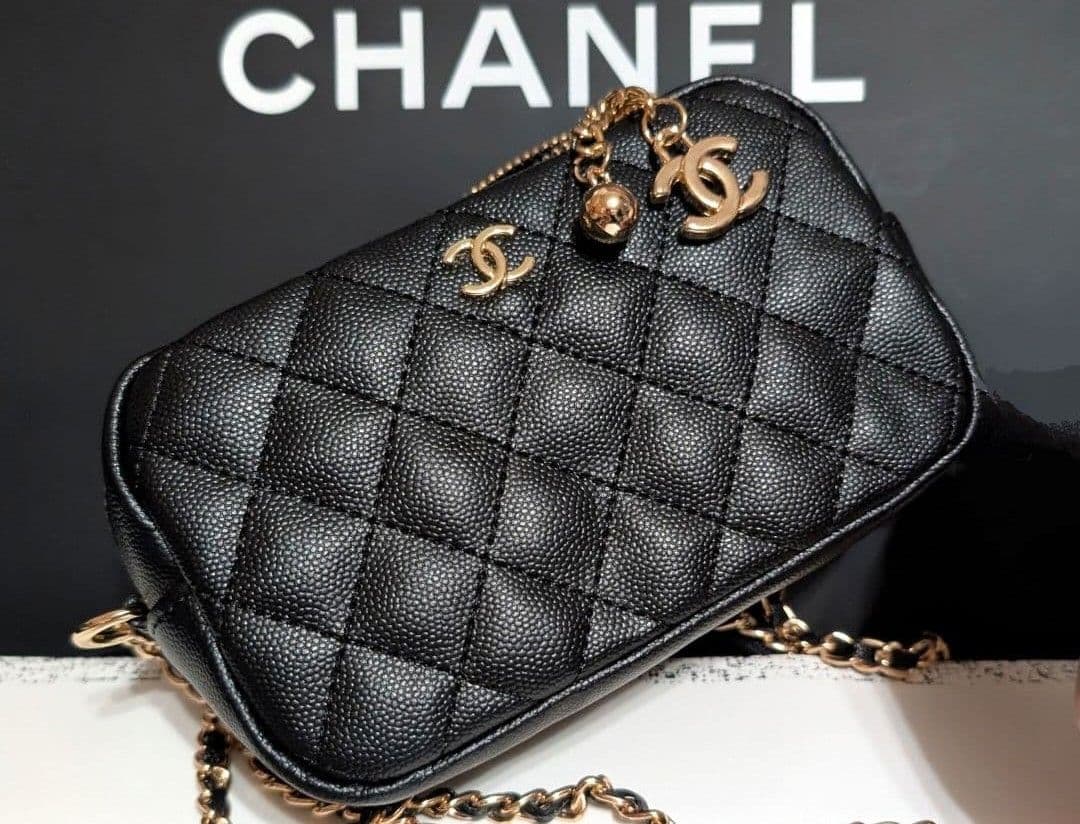 きららページ CHANEL 黒 キルティングバッグ ノベルティ
