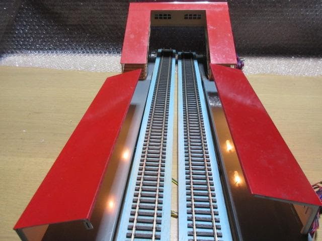 跨線橋のある駅　（HOゲージストラクチャー）(金属製 / エンドウ製）