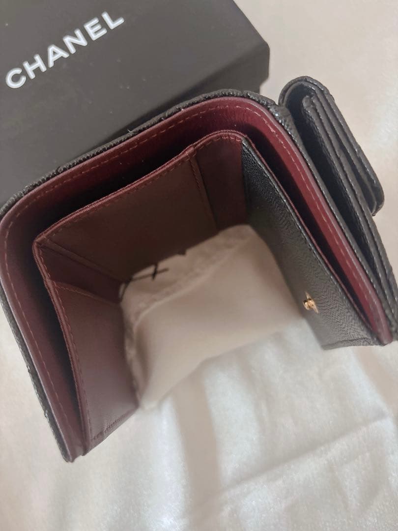 CHANEL ノベルティーブラックレザー 三つ折り財布