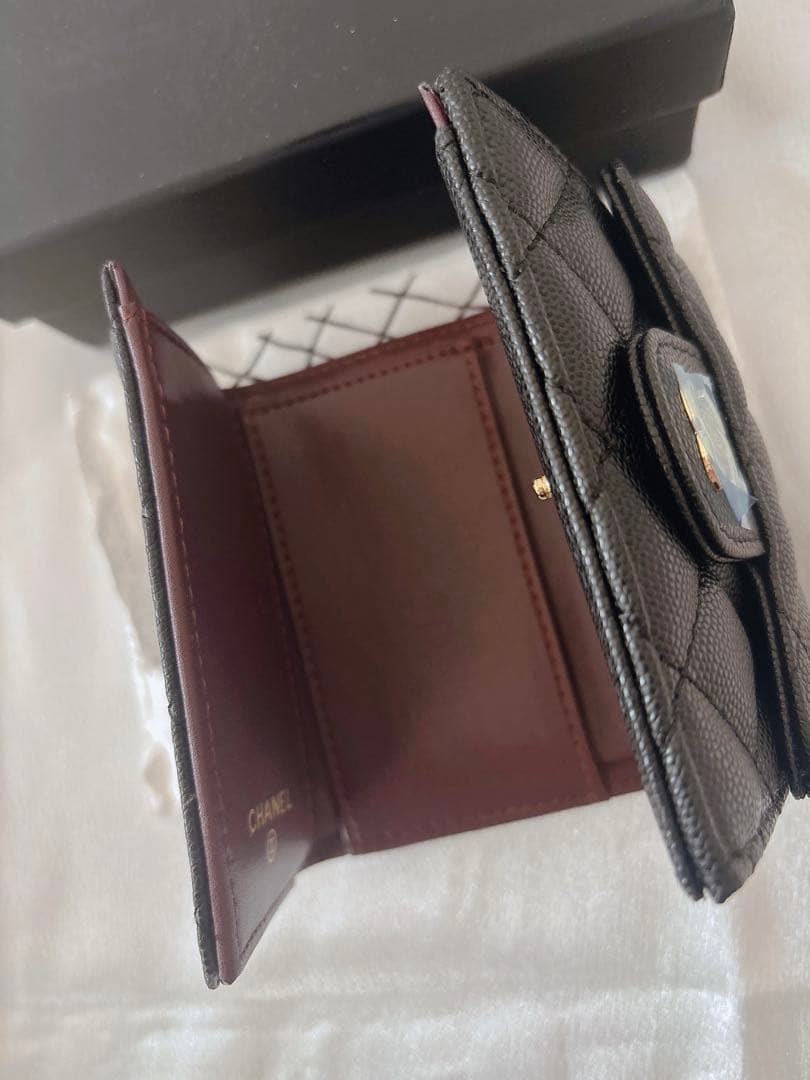 CHANEL ノベルティーブラックレザー 三つ折り財布