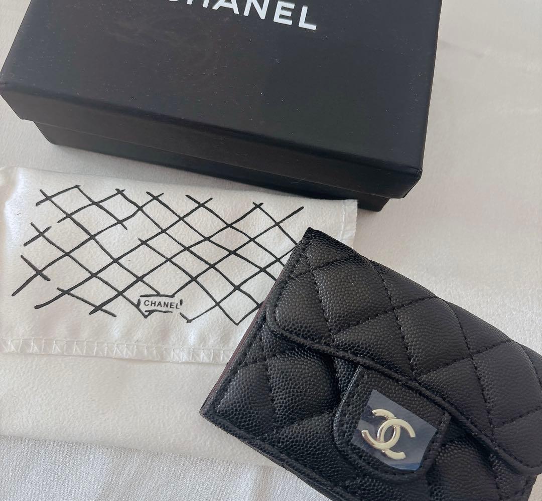 CHANEL ノベルティーブラックレザー 三つ折り財布