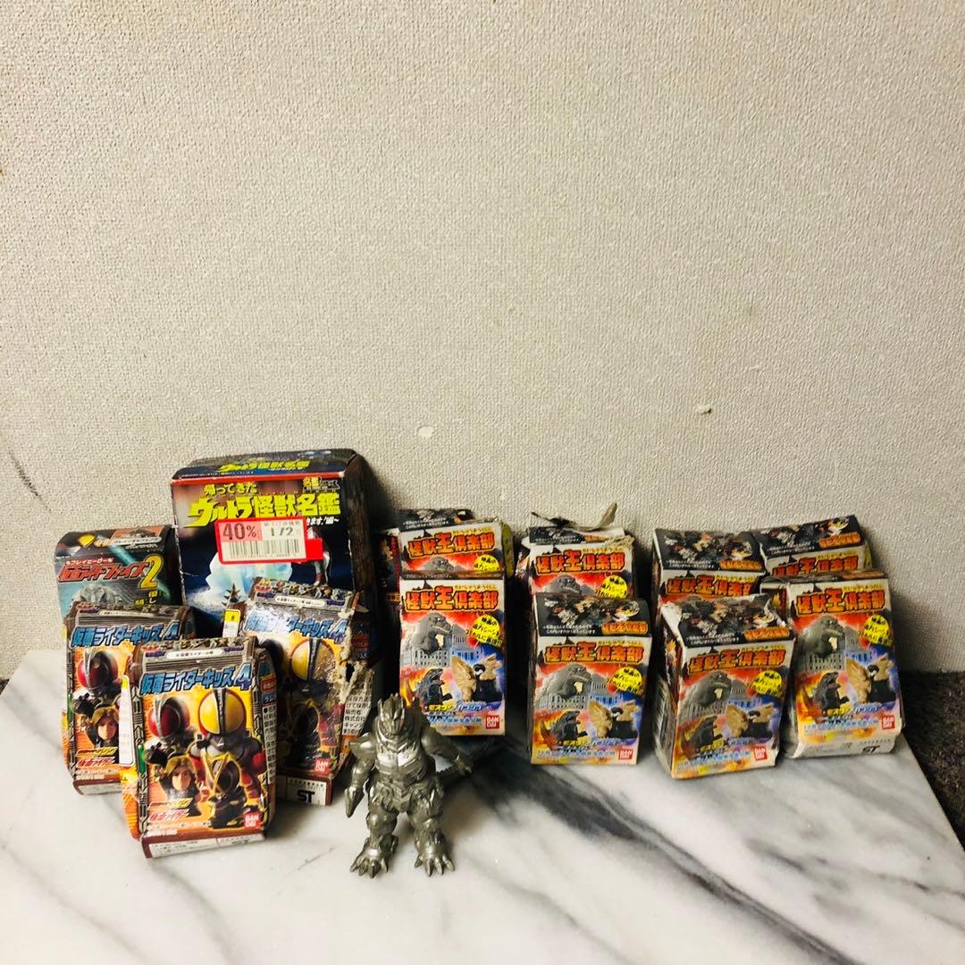J12 仮面ライダーキッズ4 怪獣王倶楽部 ウルトラマン フィギュアセット