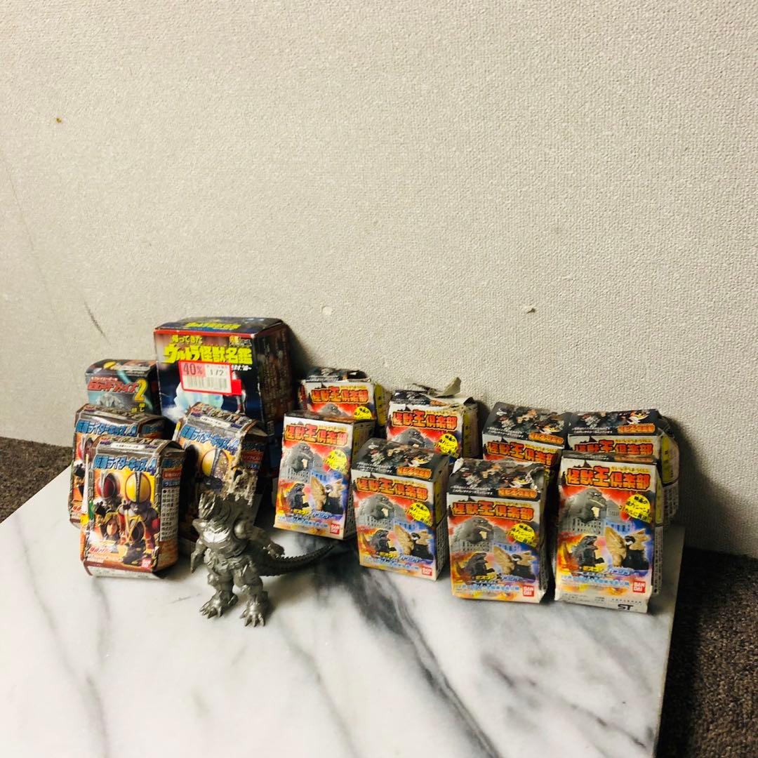 J12 仮面ライダーキッズ4 怪獣王倶楽部 ウルトラマン フィギュアセット