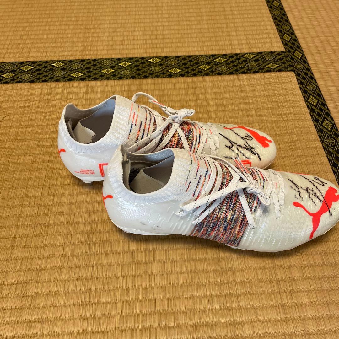サッカースパイク　PUMAフューチャー　Ｚ1.1MXSG