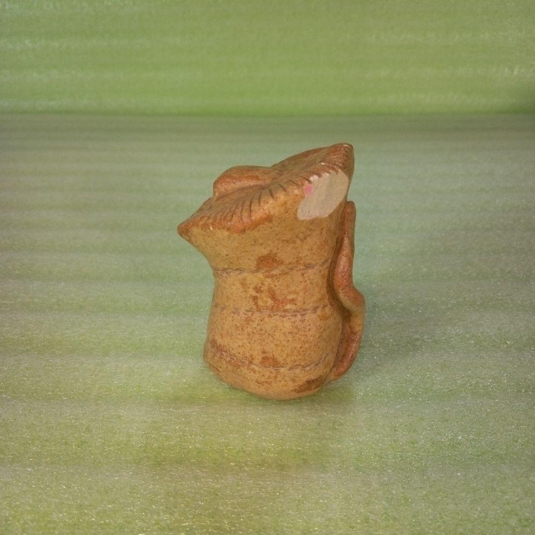 ライオンと思われる置物　※頭の後ろに大きな欠けがございます（要写真確認）