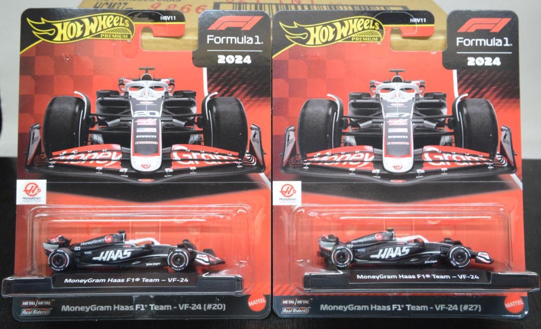 ホットウィール　F1　レッドブル RB 20 ハースF1 VF-24　４台セット
