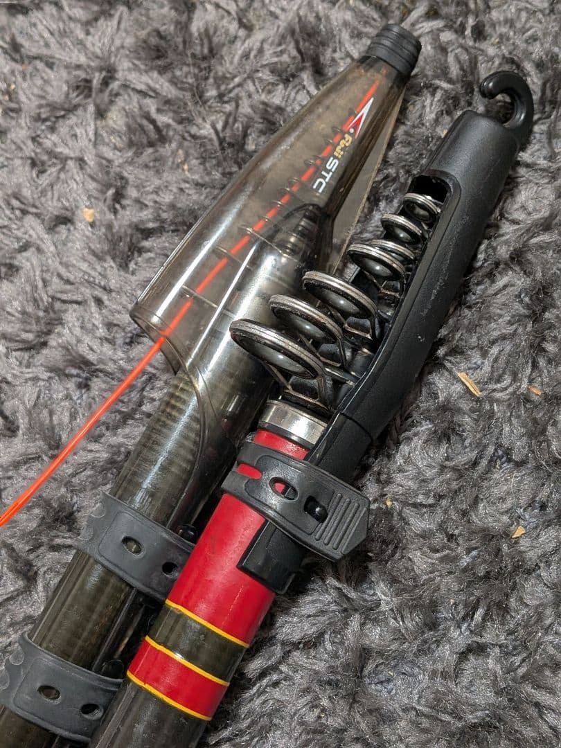 がまかつがま磯シルバー2号5.6mSICガイド&がま磯3号5.4m遠投ガイド