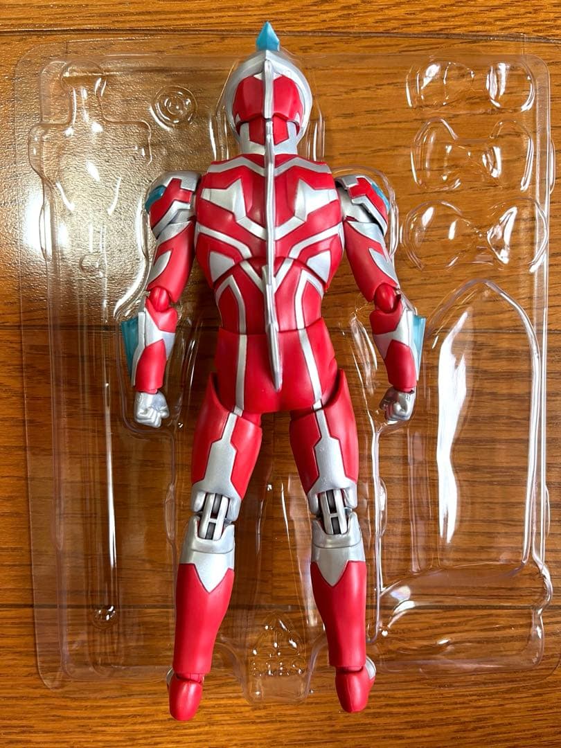 フィギュアーツ　ウルトラマンギンガ