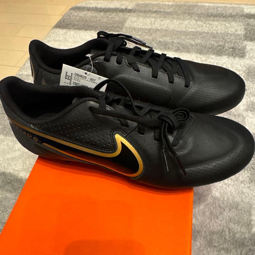 Nike サッカーシューズ ブラック/ゴールド