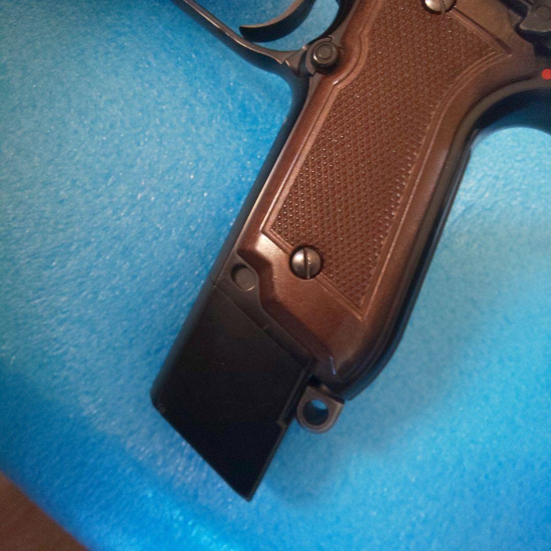ベレッタ M93R