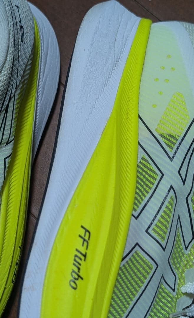 ASICS S4 FF Turbo ランニングシューズ　27.0