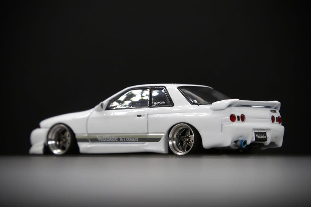 ミニカー MINIGT[KaiZ] 1/64 SKYLINE GT-R (R32) V.S