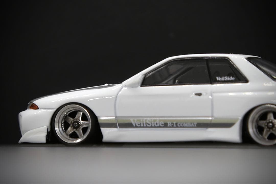ミニカー MINIGT[KaiZ] 1/64 SKYLINE GT-R (R32) V.S