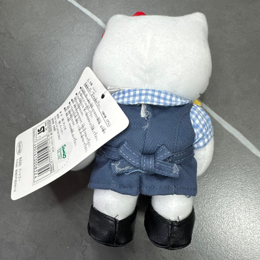 ハローキティ　サンリオ　制服シリーズ　ぬいぐるみ　マスコット