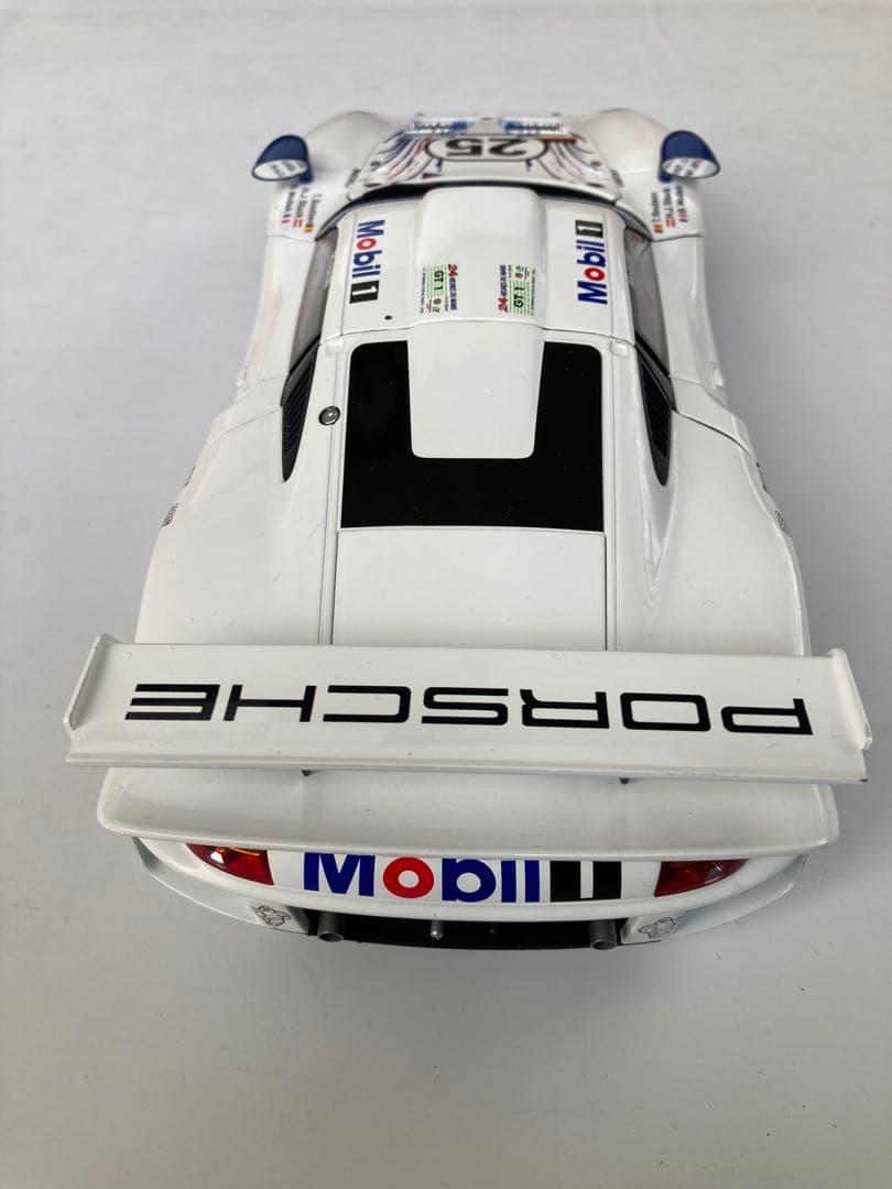 AUTOart 1/18 ポルシェ911GT1 #25 1997年ルマン24時間