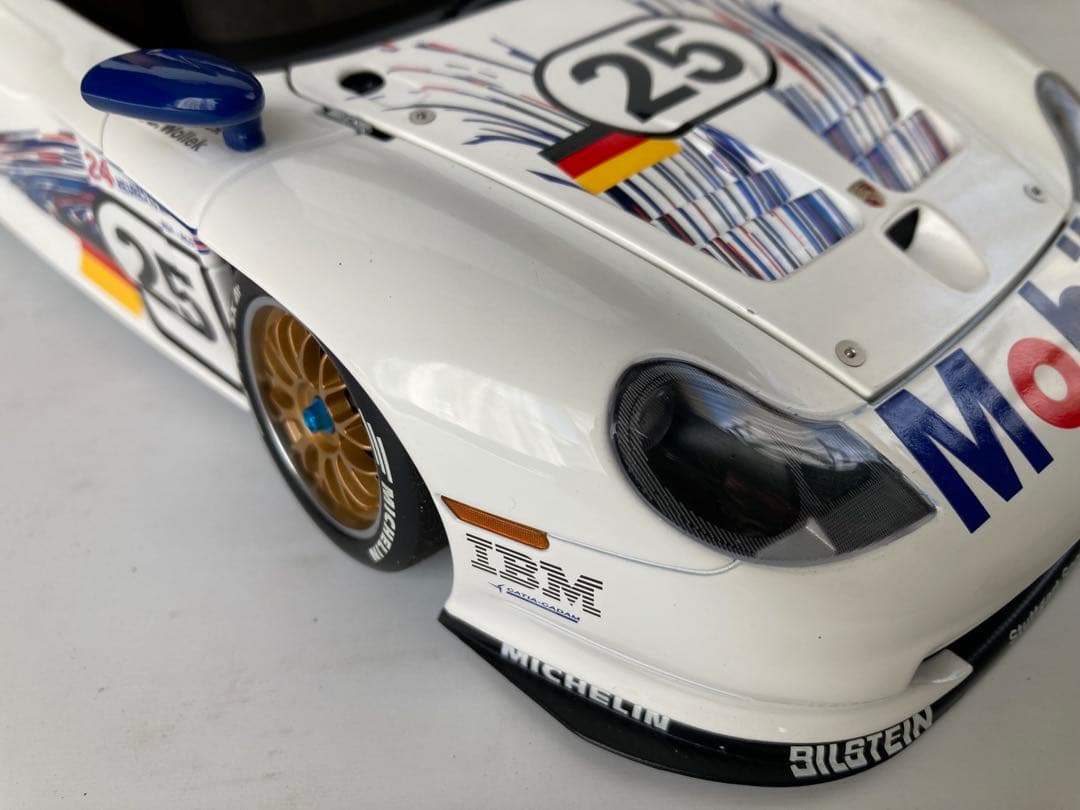AUTOart 1/18 ポルシェ911GT1 #25 1997年ルマン24時間