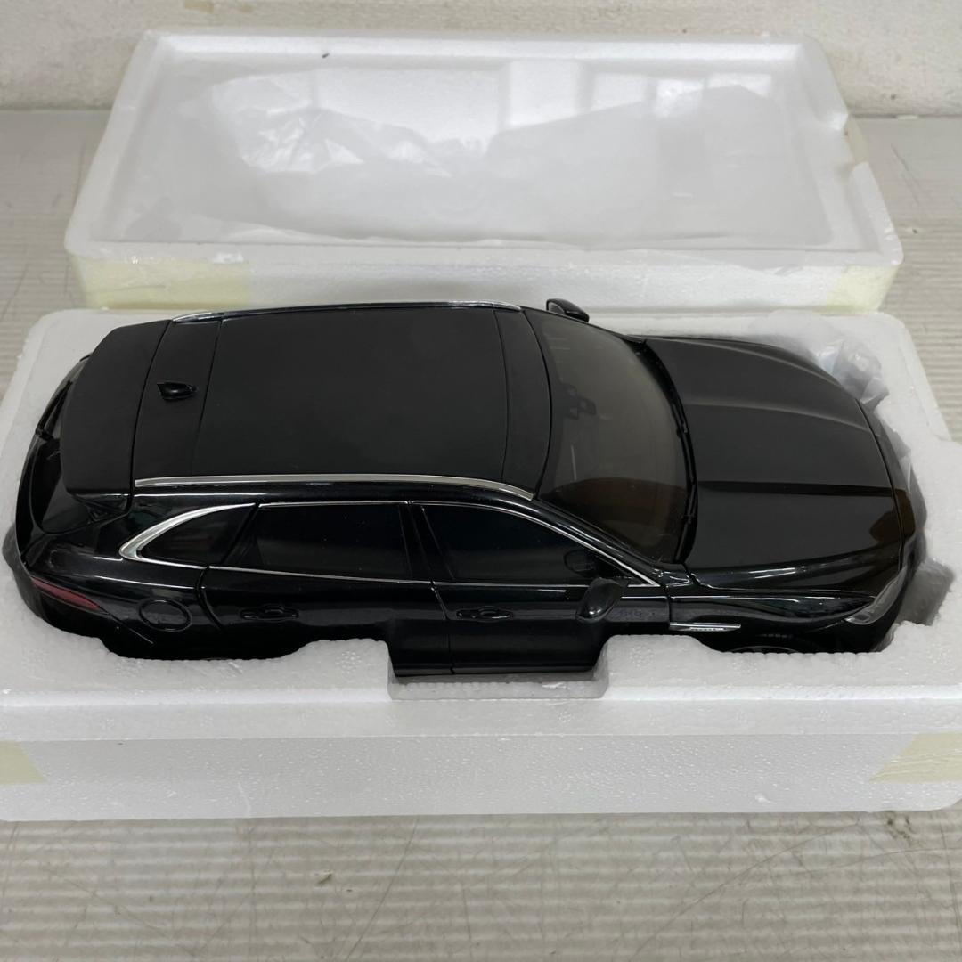JAGUAR F-PACE アルティメットブラック 1/18ミニカー Y0966