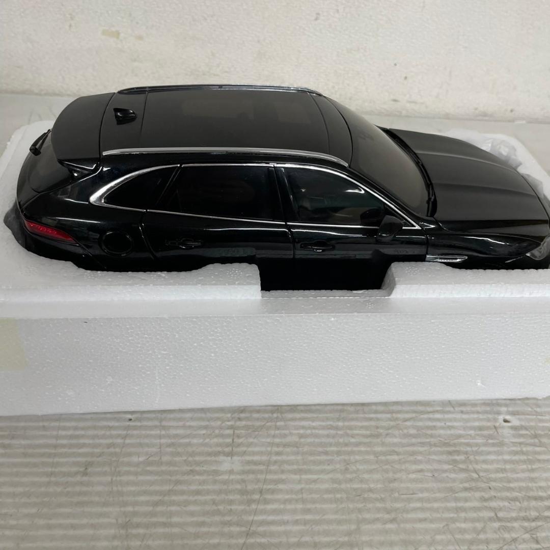 JAGUAR F-PACE アルティメットブラック 1/18ミニカー Y0966