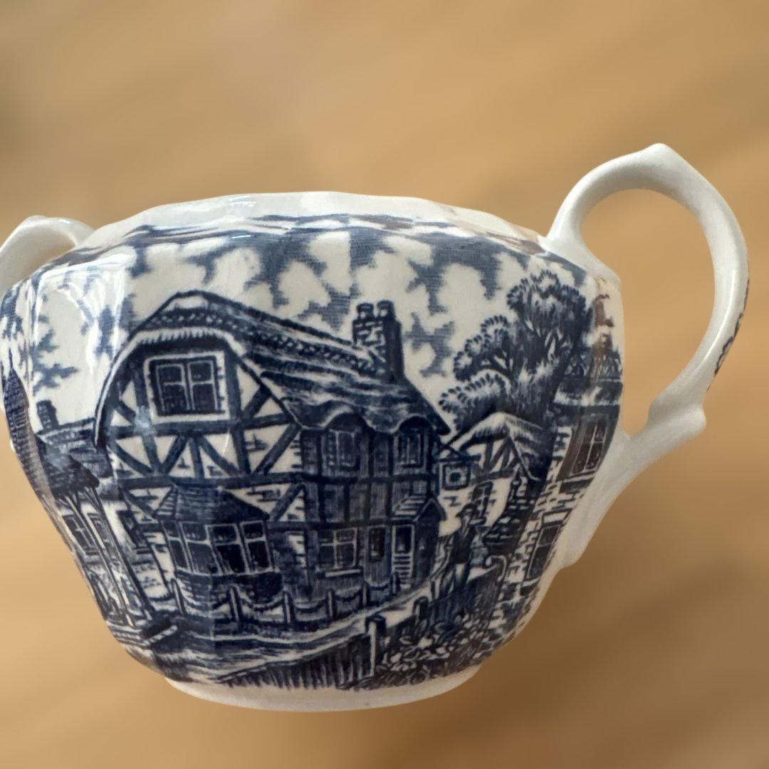 イギリス　MERRIE OLDE ENGLAND お皿4枚とシュガーポット