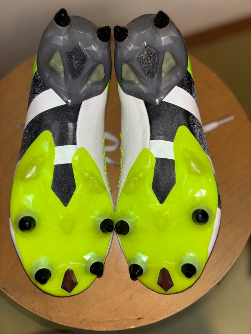【新品・未使用❗️】adidasプレデターアキュラシーSGスパイク 25.5cm