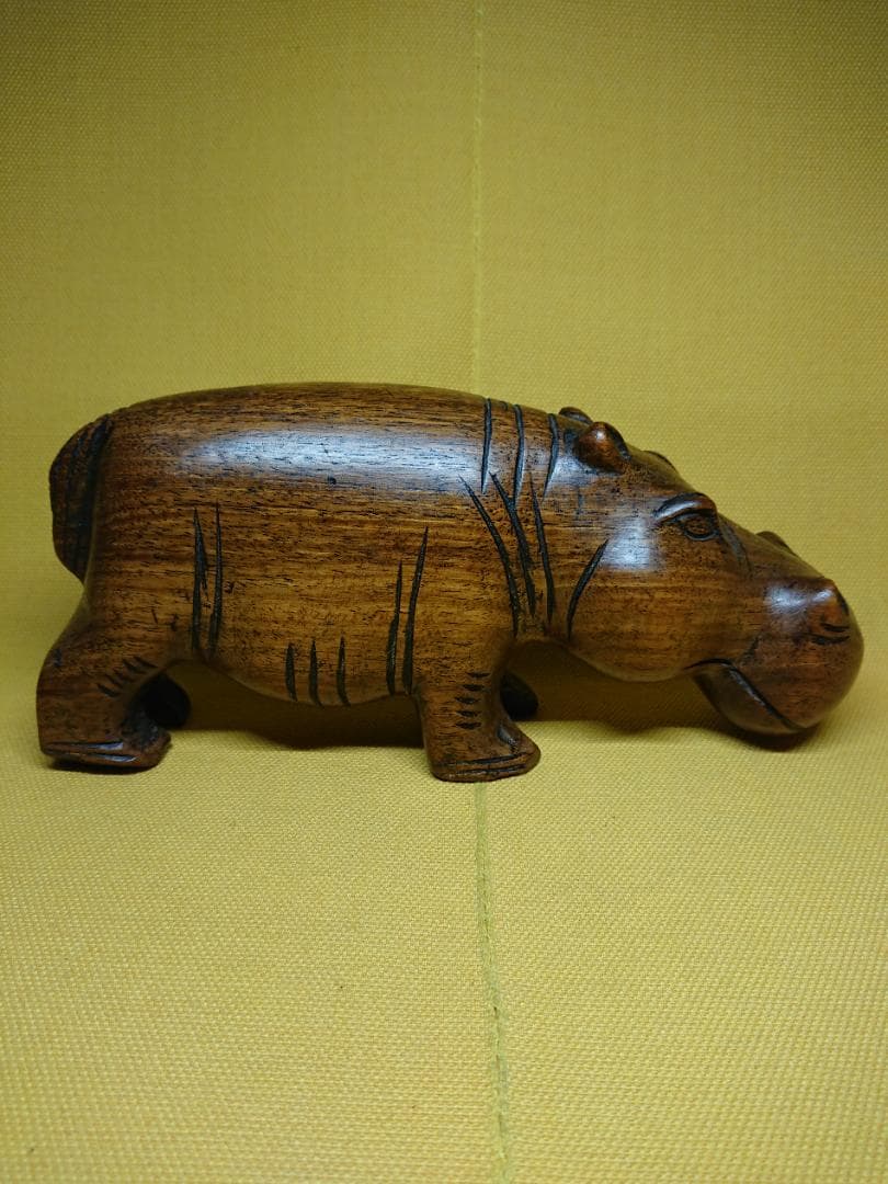 【美品】ビンテージ　カバ　河馬　木彫り　置物　インテリア　工芸品　A1622