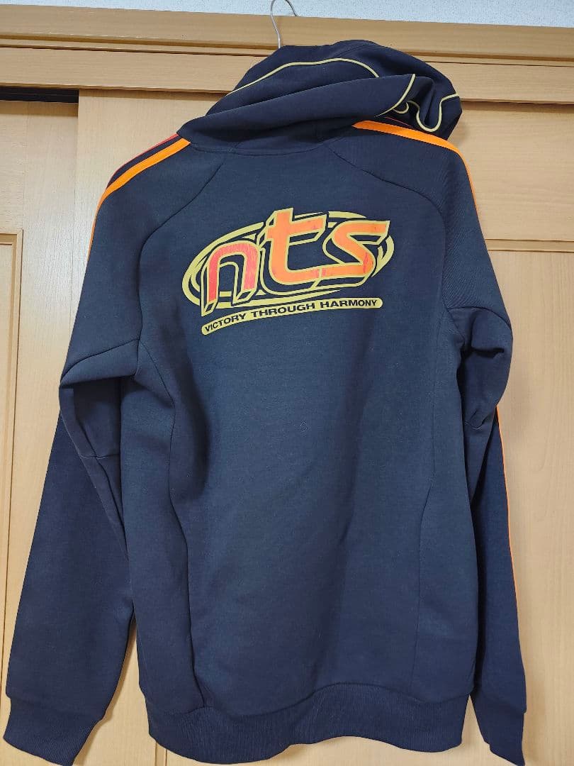 adidas　パーカー