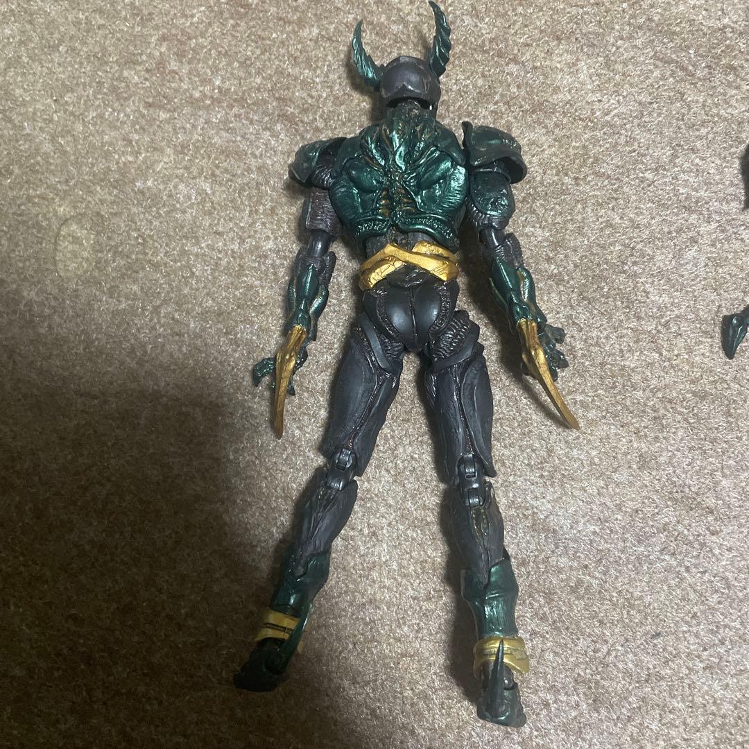 ひ*く様 Sic 仮面ライダーギルス アナザーアギト