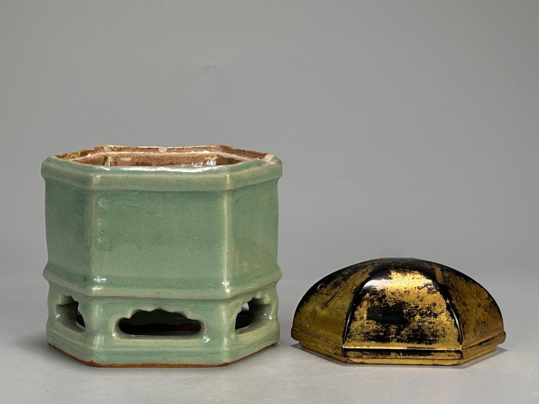中国美術　元〜明時代　龍泉窯　青磁香炉　時代香炉　古物保証　唐物