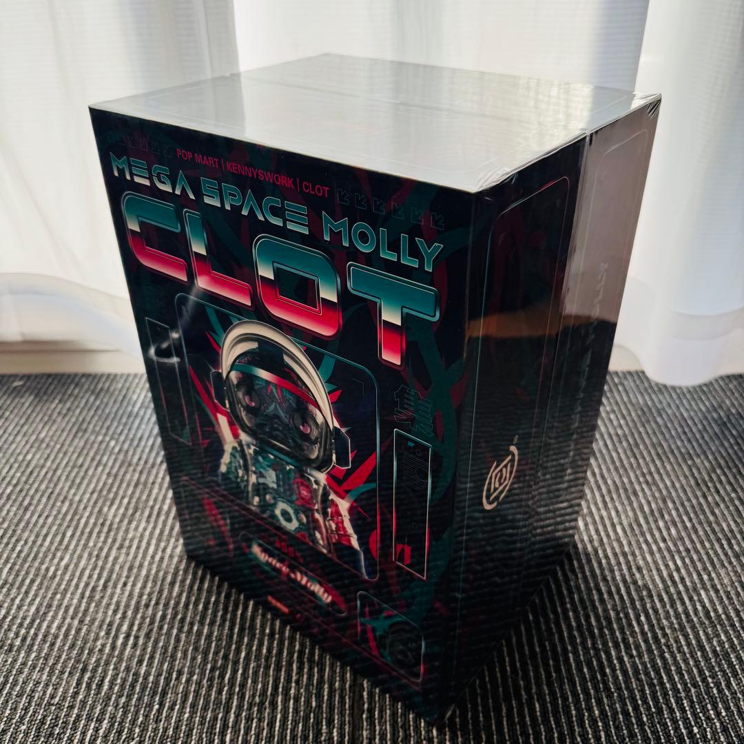 【世界4500個限定】CLOT MEGA SPACE MOLLY 400％