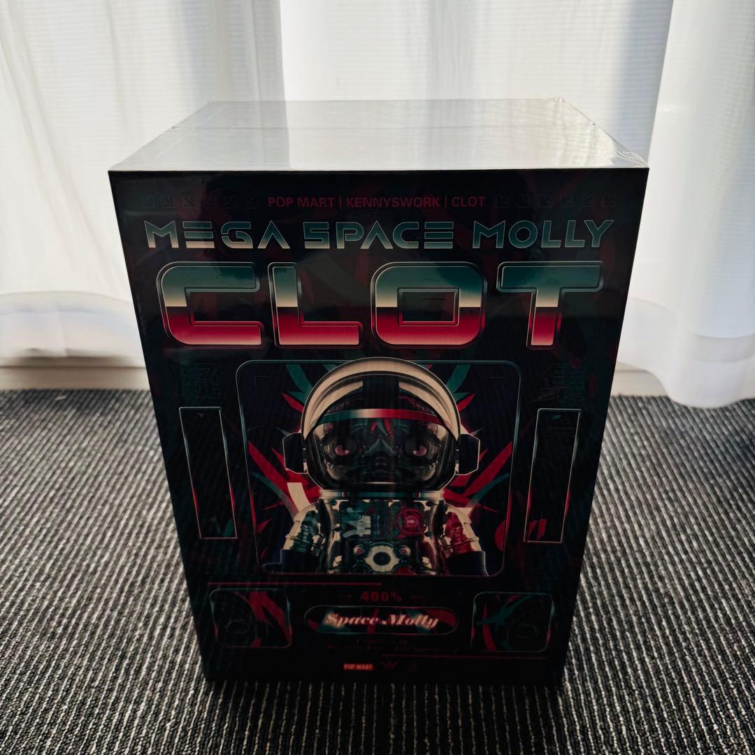 【世界4500個限定】CLOT MEGA SPACE MOLLY 400％